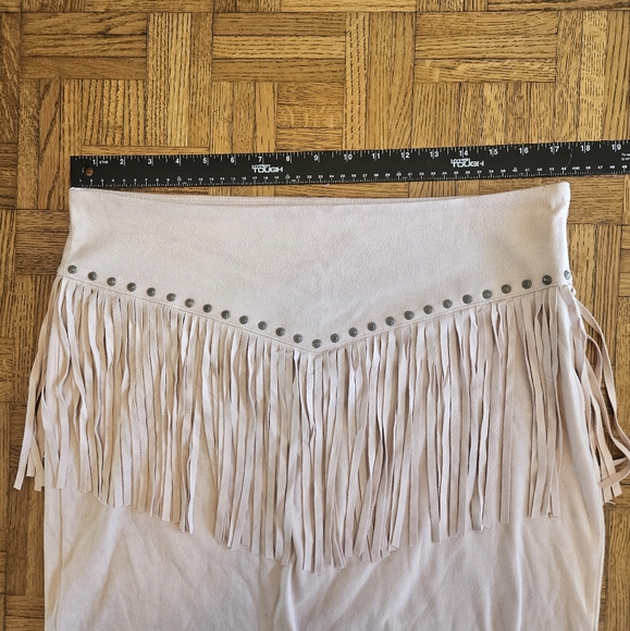 Idyllwind Women's Wylie Studded Fringe Faux Suede Skirt Pink Size‎ Large Western - Picture 4 of 8
